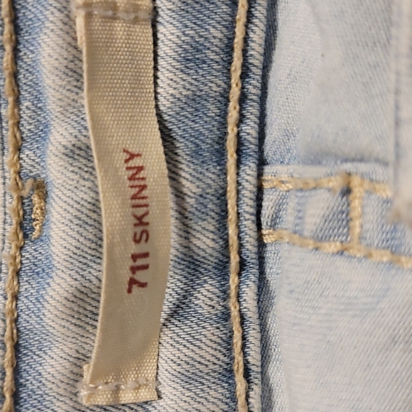 LEVI'S JEANS - Picture 2 of 3